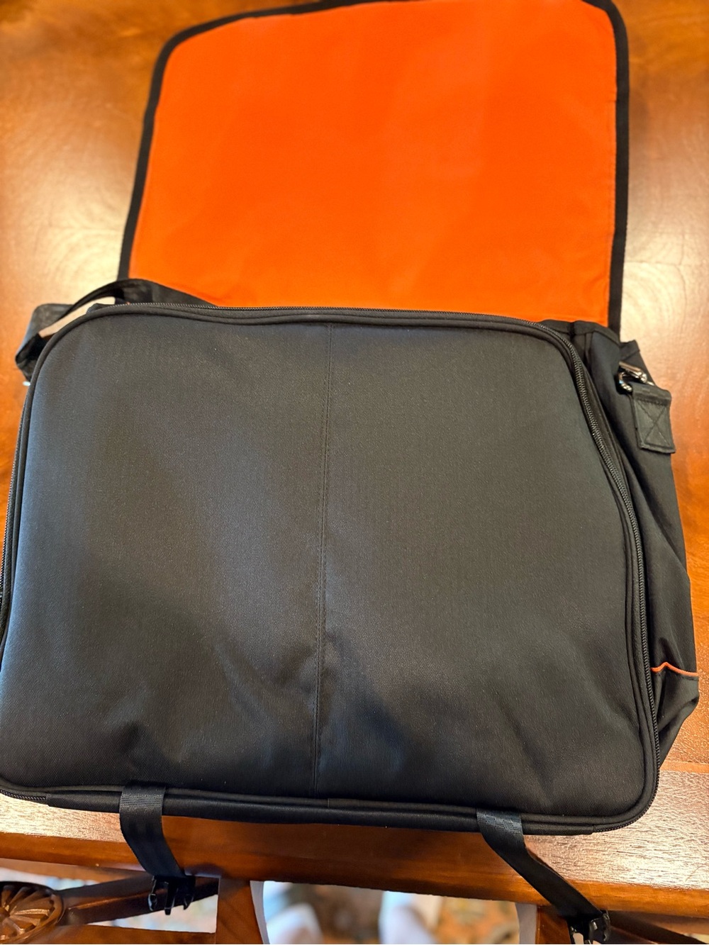 New! Bartender Kit Messager Professional Carrying Case - Picture 3 of 8